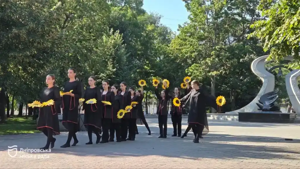 У Дніпрі діти вшанували полеглих захисників України зворушливою акцією