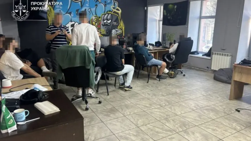 У Дніпрі припинили діяльність 11 шахрайських кол-центрів