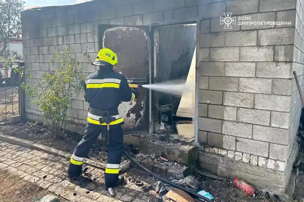 У Кам’янському районі сталася пожежа на території приватного домоволодіння