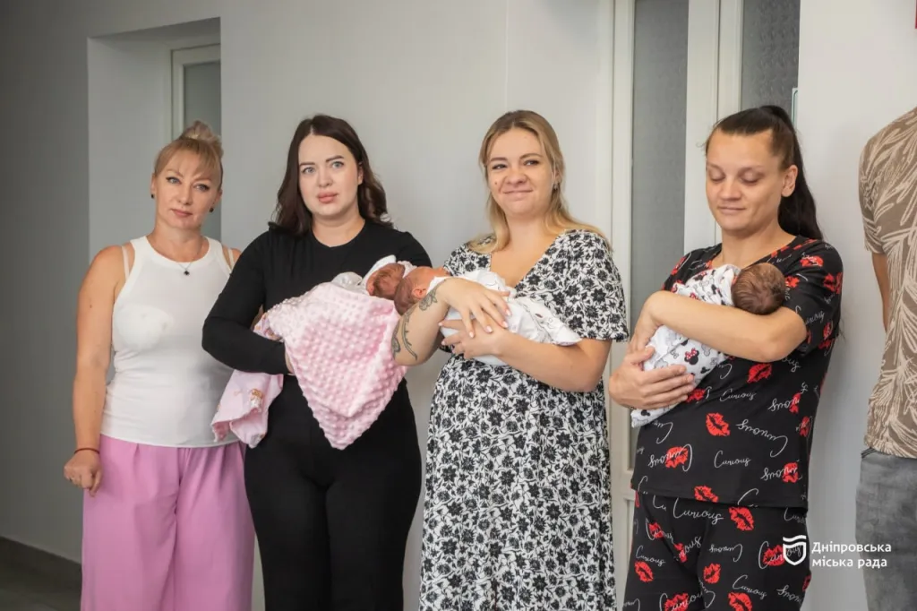 У Дніпрі привітали родини, в яких на День міста народилися діти