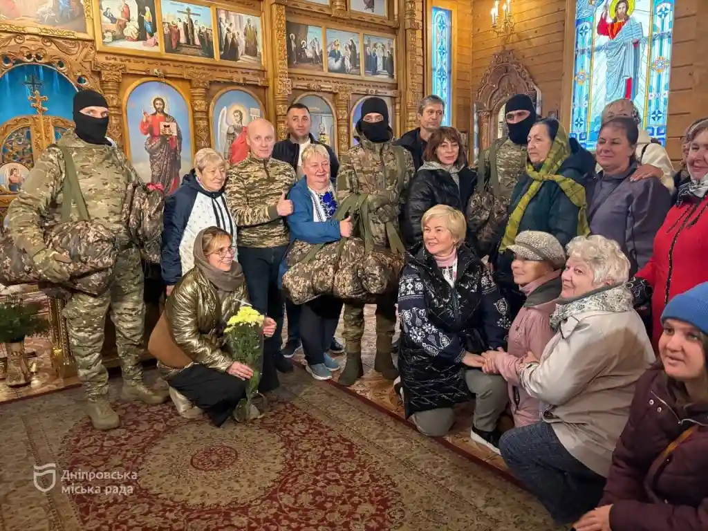 У Дніпрі захисникам передали 30 антидронових ковдр