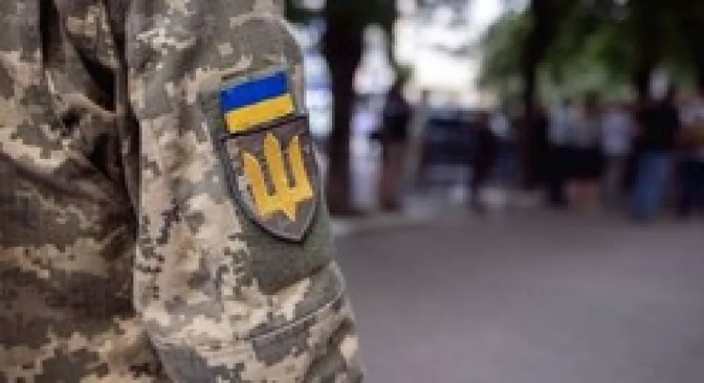 У Кривому Розі чоловік порізав ножем двох працівників ТЦК