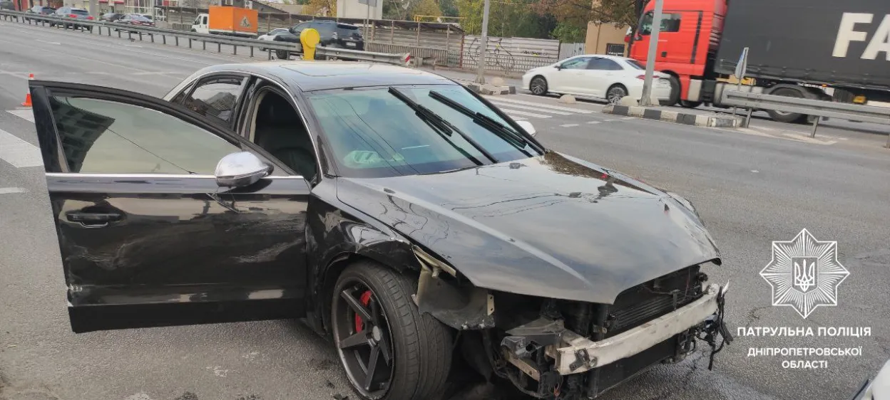 У Дніпрі п’яний водій без прав пошкодив 6 авто та намагався втекти від патрульних