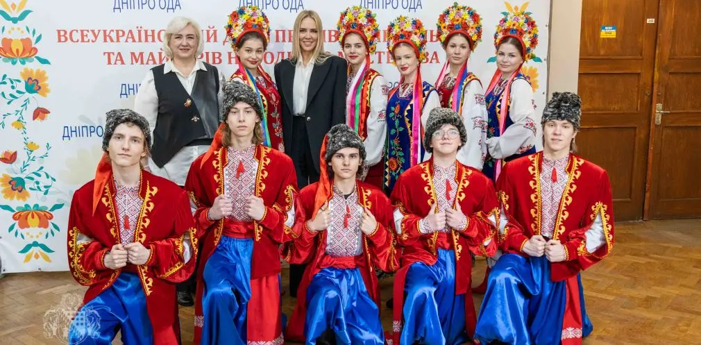 На Дніпропетровщині до професійного свята відзначили працівників культури та майстрів народного мистецтва