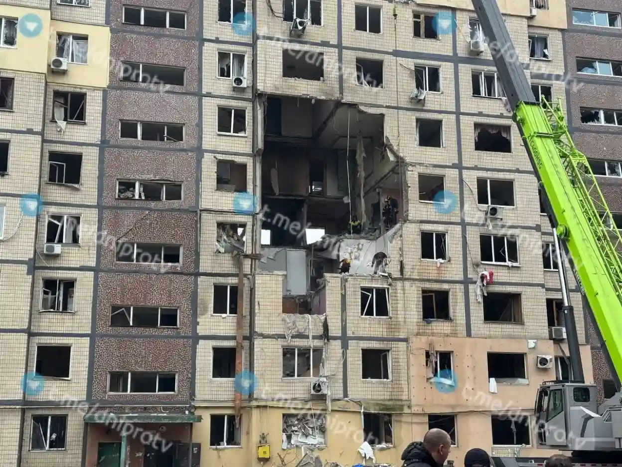 Наразі у Дніпрі відомо про двох загиблих в результаті удару БпЛА по багатоповерхівці