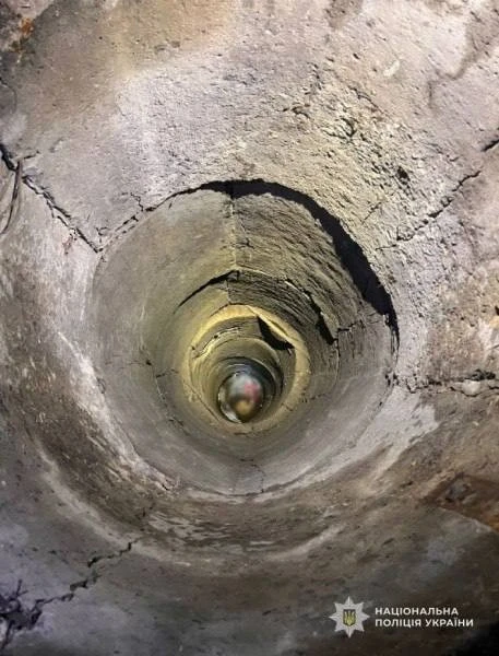 На Дніпропетровщині викрили чоловіка, який зв’язав знайомого, заклав вибухівку та скинув тіло в колодязь
