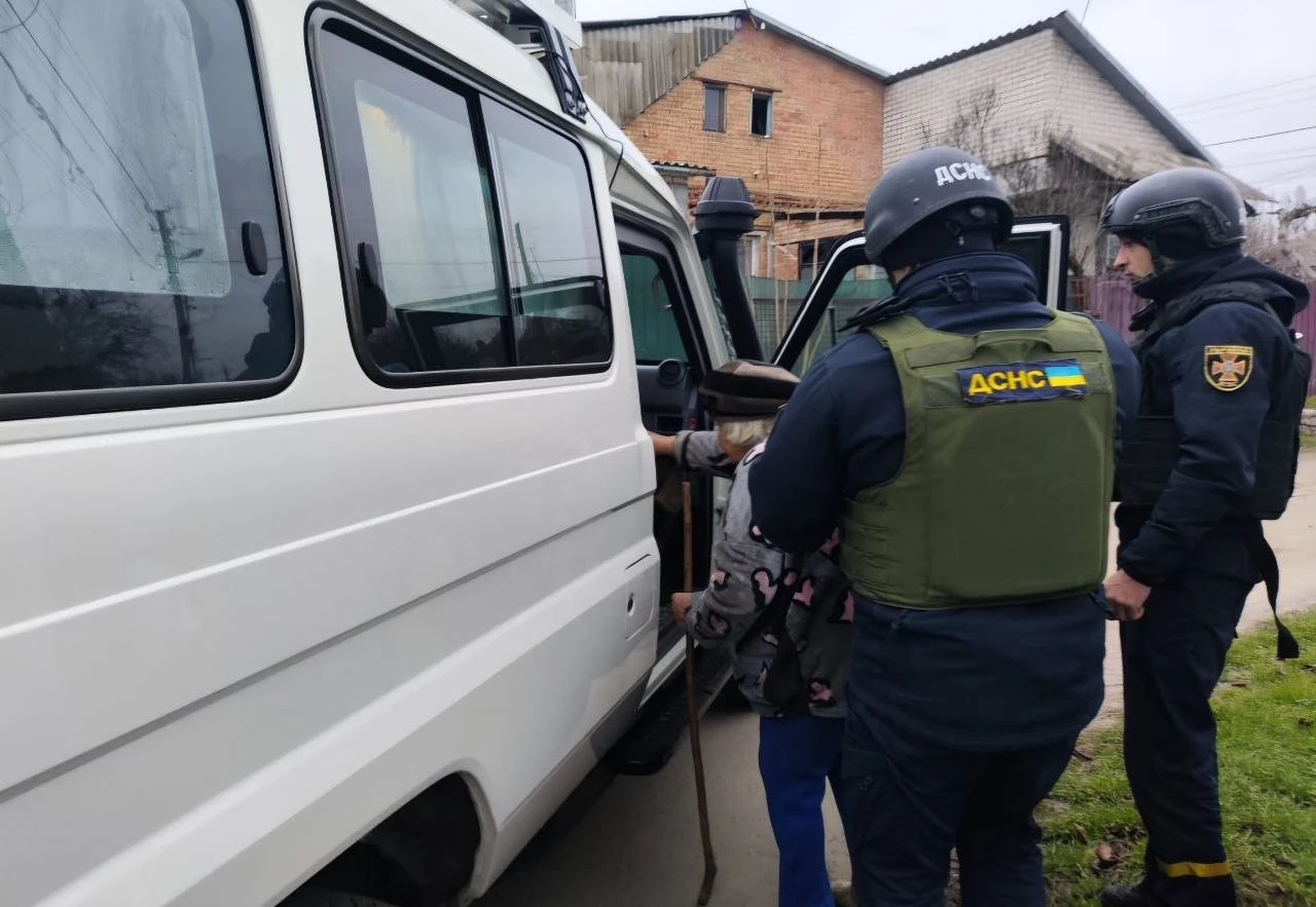 Обстріли на Дніпропетровщині: жінка поранена, пошкоджено інфраструктуру
