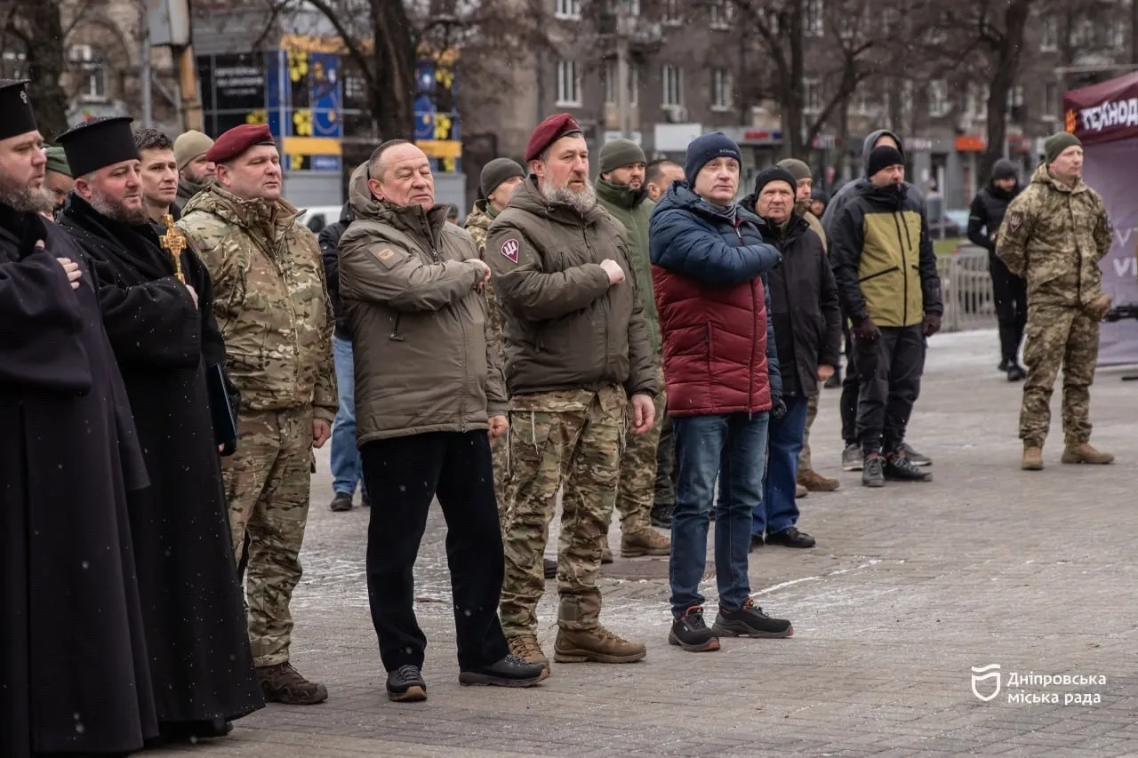У Дніпрі відкрили монументальний Тризуб — символ єдності та сили У Дніпрі відкрили монументальний Тризуб — символ єдності та сили