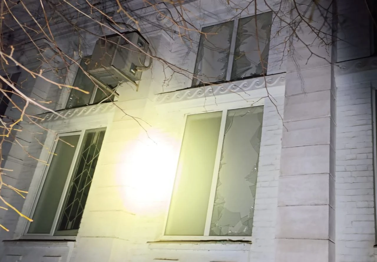 Нічний обстріл Нікополя: руйнування, але без жертв