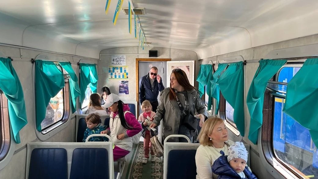 Зимова подорож на дитячій залізниці Дніпра: новий сезон стартує вже 27 грудня