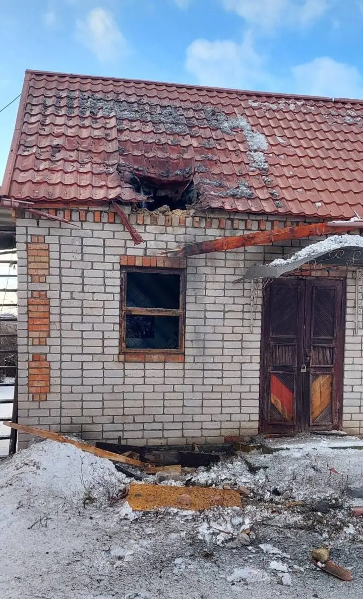 Ворог атакував Нікопольщину та Синельниківський район: пошкоджено будинки та медзаклад