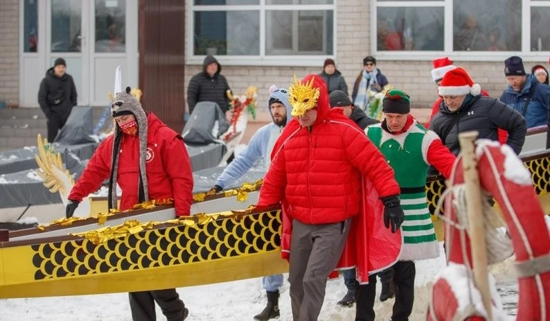 У Дніпрі відбувся різдвяний карнавал на воді