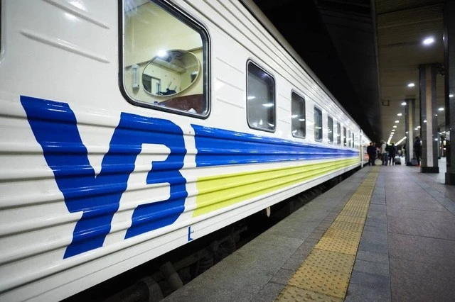 Скандал в Укрзалізниці: працівники організували схему із штучним дефіцитом квитків на міжнародні потяги