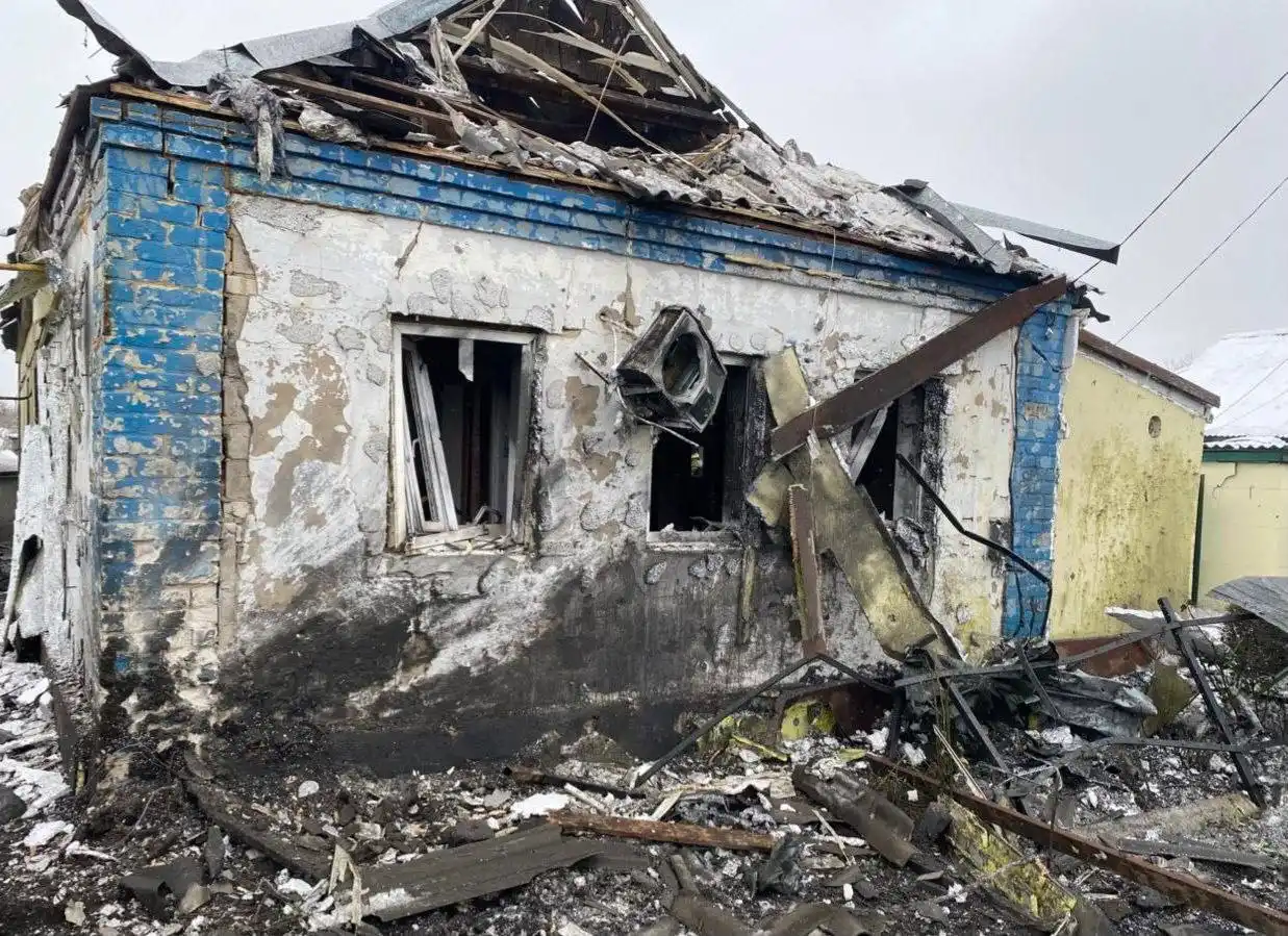 Атаки на Дніпропетровщину: постраждалі та руйнування від дронів і КАБів