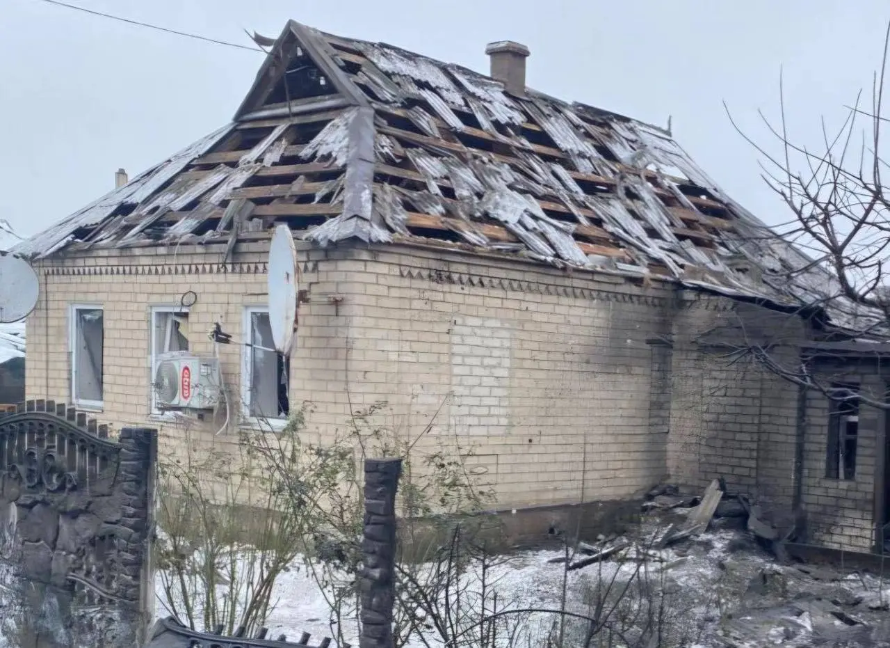Атаки на Дніпропетровщину: постраждалі та руйнування від дронів і КАБів