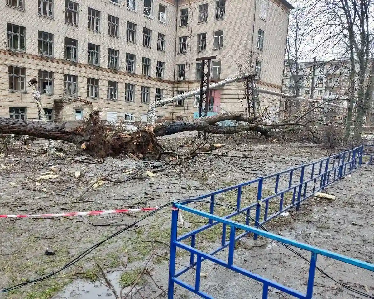 Масована нічна атака на Дніпро: понад 2 тисячі вікон побито, відновлювальні роботи тривають