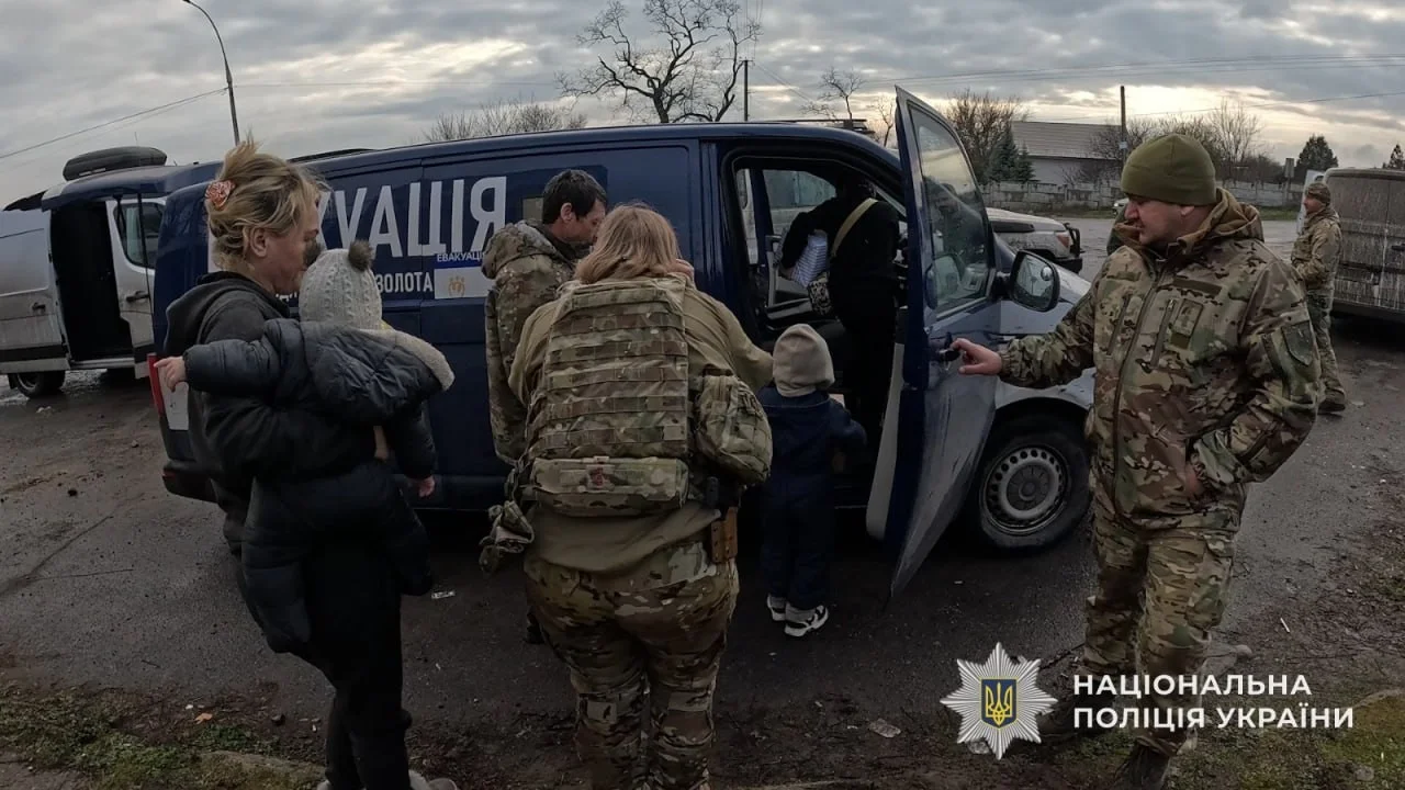 Дрон-камікадзе пошкодив будинок на Синельниківщині: поліцейські евакуювали родину з чотирма дітьми