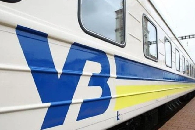 Зледеніння призводить до затримки 42 поїздів по всій Україні