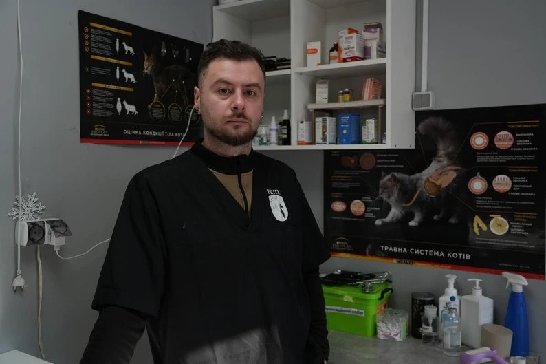 Бездомного пса вигнали на мороз: скандал у супермаркеті Дніпра