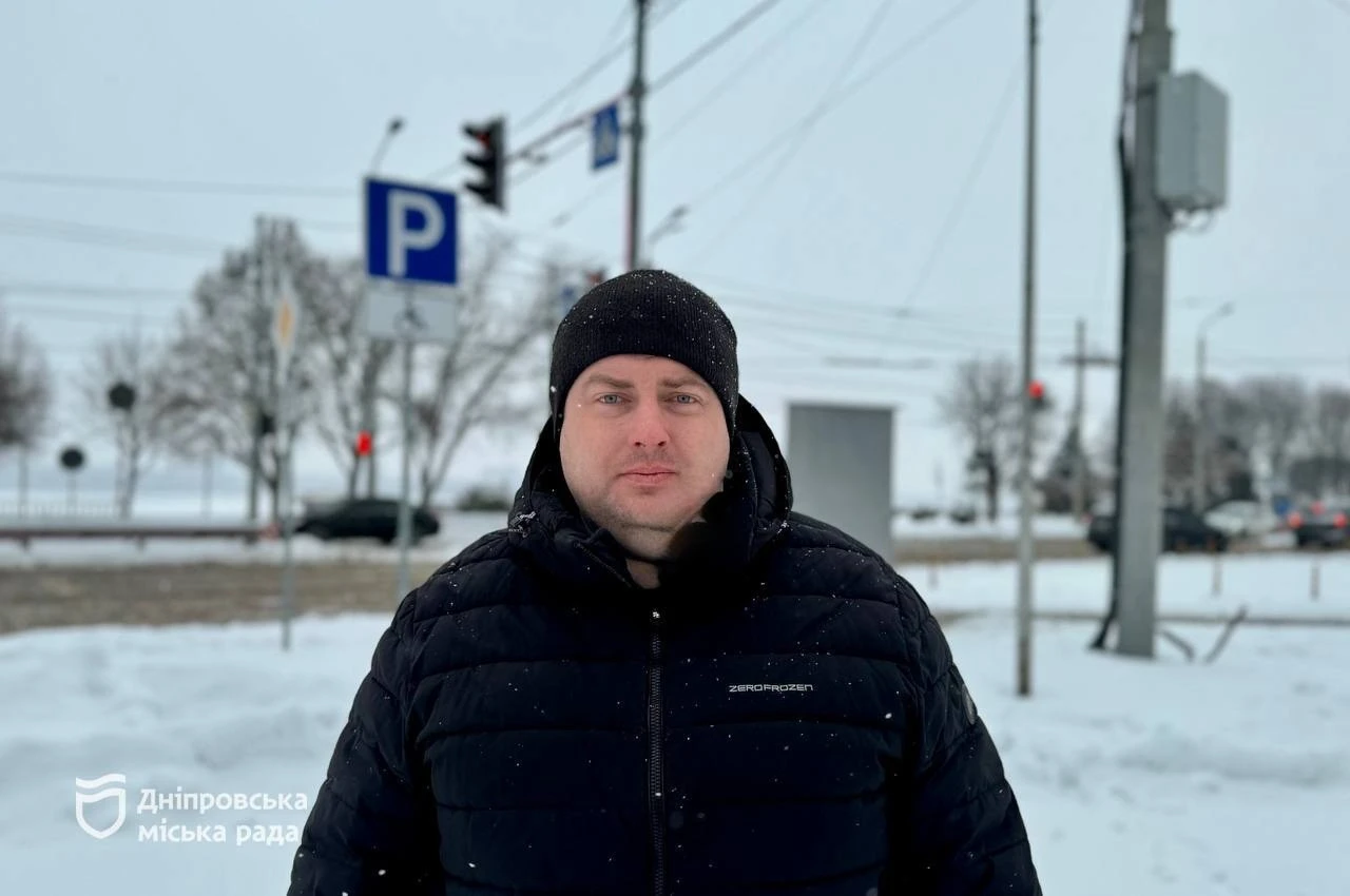 Дніпро зміцнює безпеку на дорогах: автономні світлофори та нові елементи заспокоєння руху