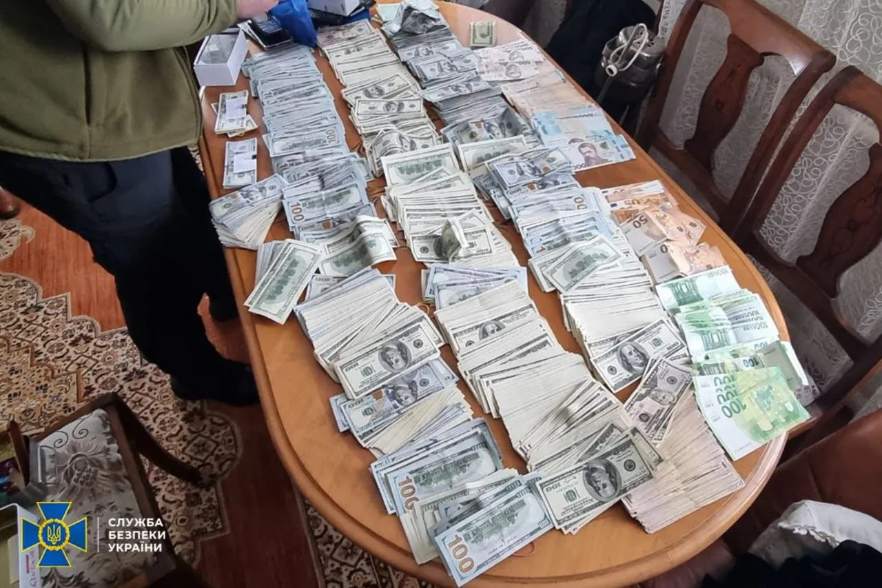 Масштабну схему ухилення від мобілізації викрили на Дніпропетровщині: у голови ВЛК знайдено понад $300 тисяч