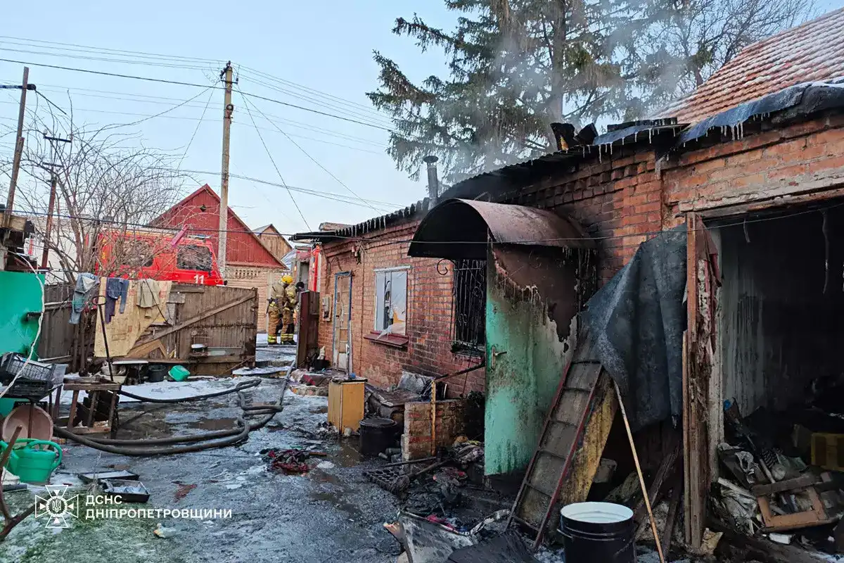 Ранковий вогонь у Кривому Розі забрав життя жінки, чоловіка з опіками госпіталізували