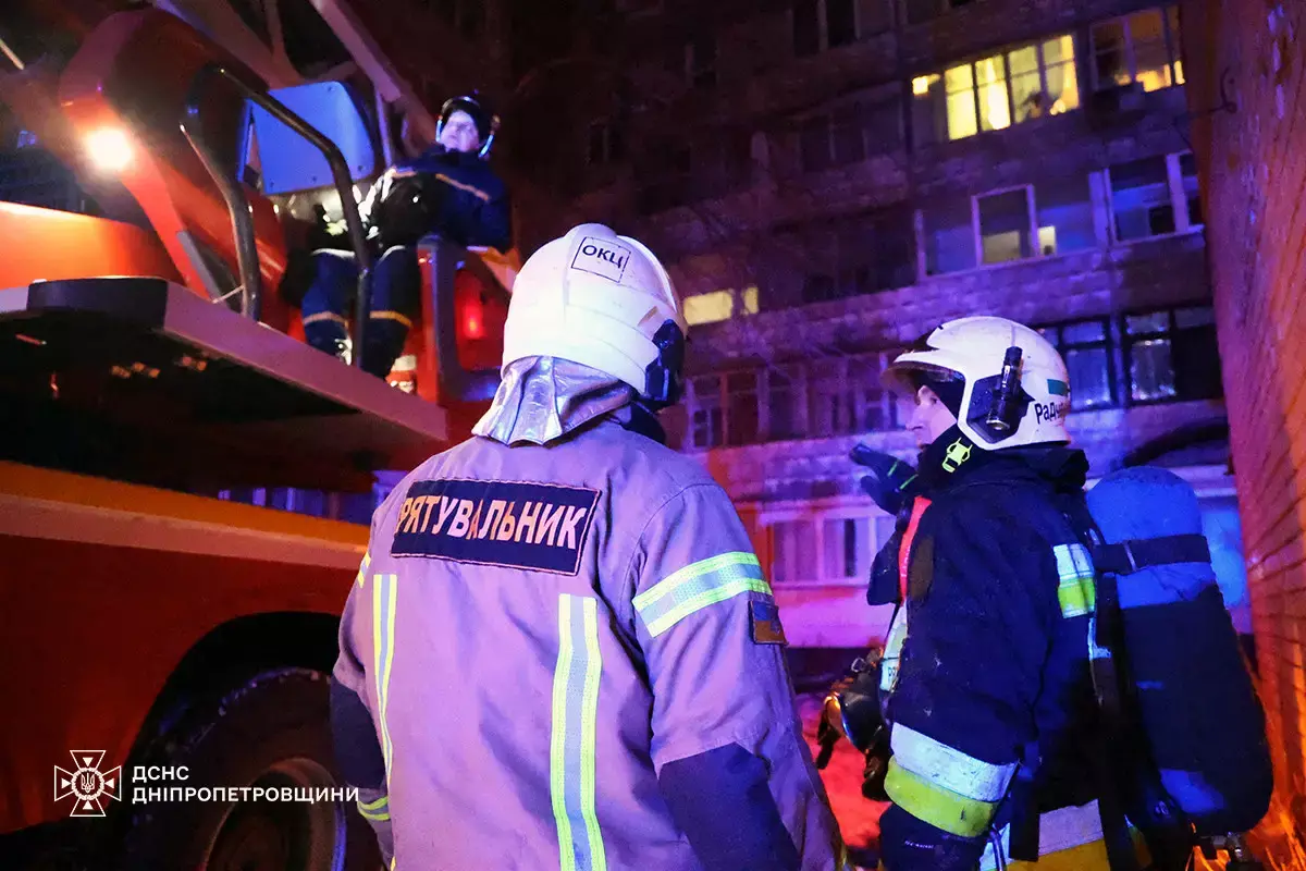 Порятунок на 15-му поверсі: у Дніпрі під час пожежі в хмарочосі евакуювали жінку