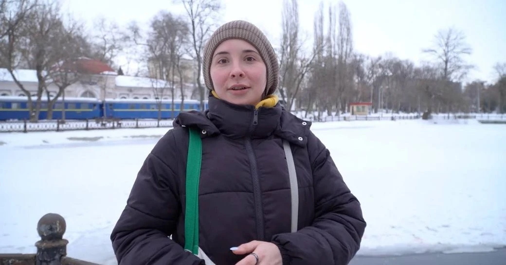 Пташиний десант у центрі Дніпра: як містяни рятують сотню качок від зимового голоду