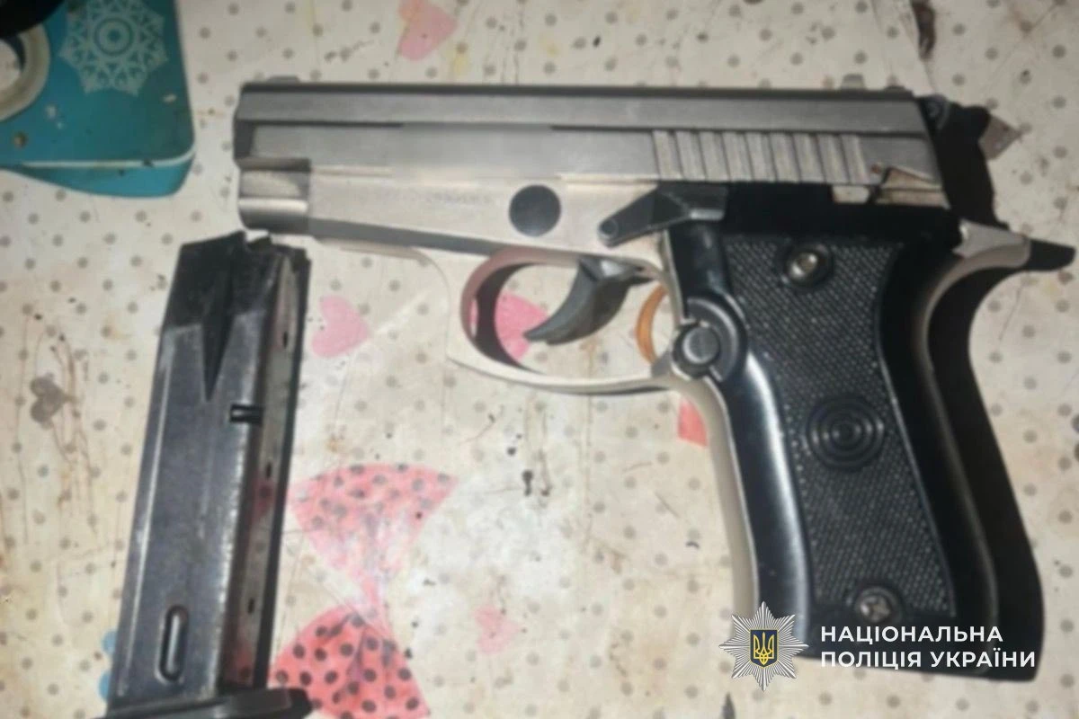 Метадон та саморобний пістолет: у Нікополі судитимуть 64 – річного торговця забороненим товаром