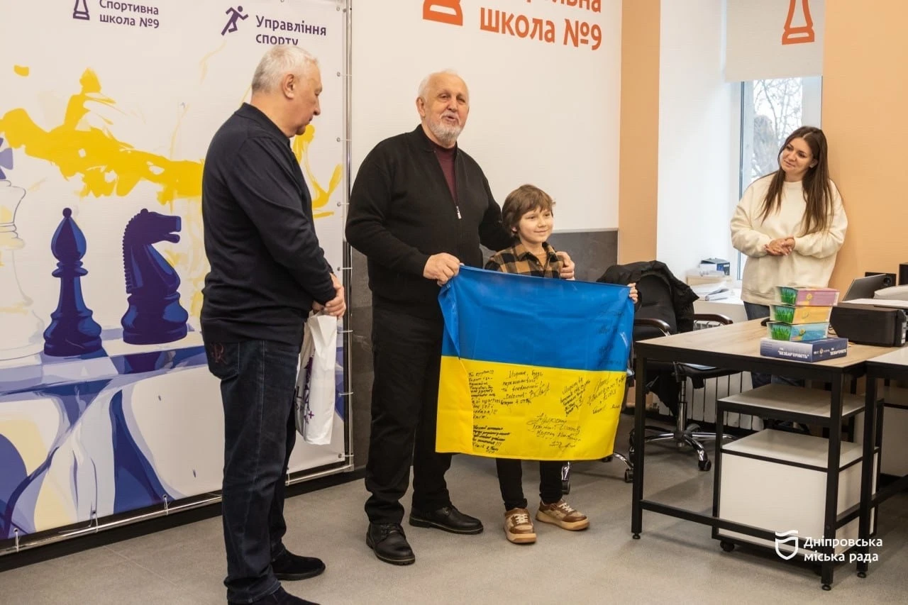 Інтелект проти викликів війни: як у Дніпрі ветерани змагалися з 8-річним чемпіоном світу