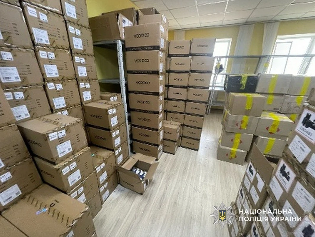 Тіньова імперія вейпінгу на Дніпропетровщині: шість учасників організованої групи постануть перед судом