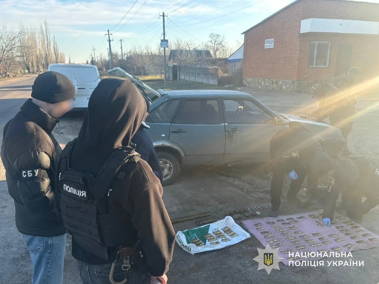 На Дніпропетровщині СБУ та поліція затримали дезертира, який торгував боєприпасами з фронту