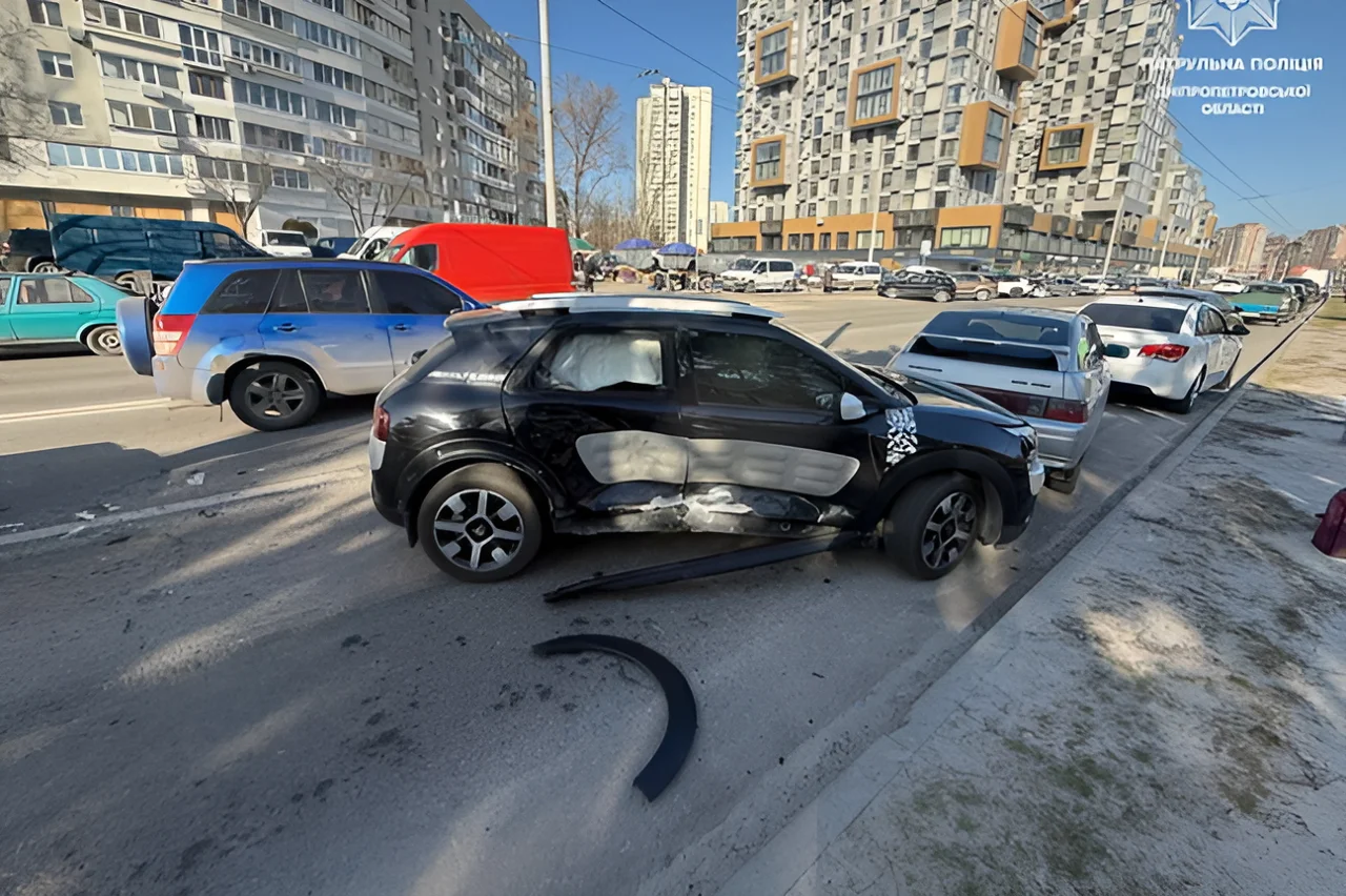 Дорожня хроніка Дніпропетровщини: патрульні підбили підсумки аварійності за тиждень