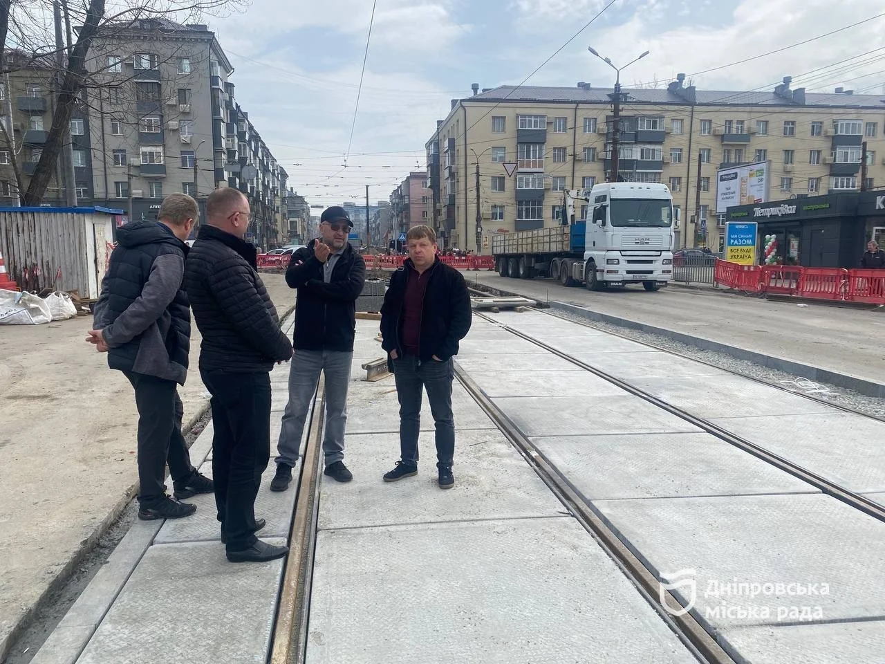 Модернізація транспортного вузла: у Дніпрі розпочали масштабне оновлення колій на проспекті Богдана Хмельницького