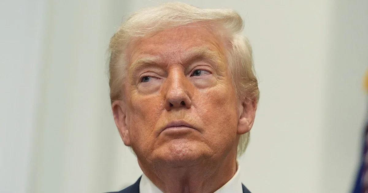 «Я мушу робити те, що правильно»: Трамп відповів на закиди щодо розбрату з Ватиканом