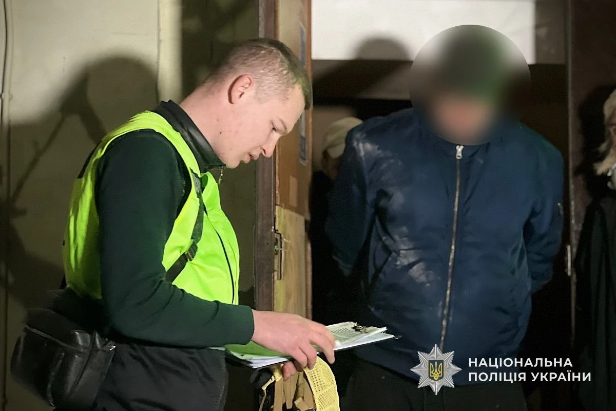 Масштабне виробництво психотропів у Дніпрі: поліція вилучила товар на мільйони гривень