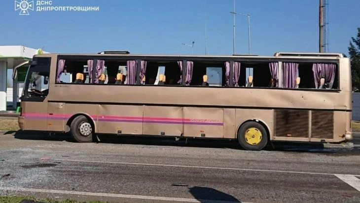 Трагедія на заправці: автобус із сорока дітьми потрапив під ворожий удар