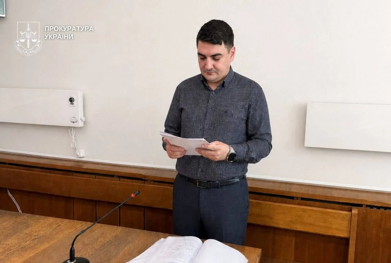 За ґратами на 13 років: у Дніпрі винесли вирок батькові за насильство над донькою