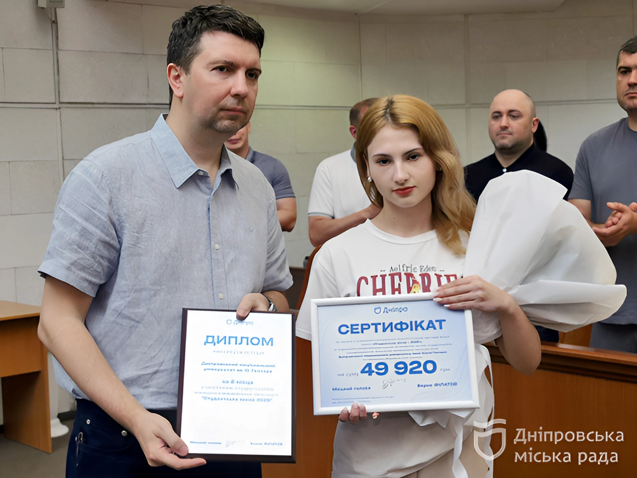 У Дніпрі нагородили активну молодь та благодійників