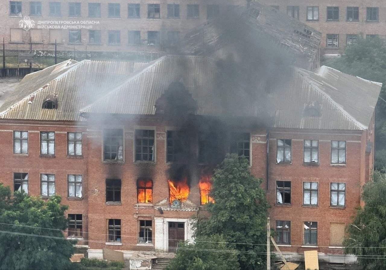 П’ятеро цивільних поранені внаслідок масованих атак на Дніпропетровщину